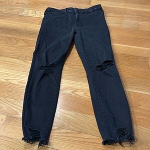 Abercrombie & Fitch black distressed high rise super skinny ankle  size 28/6S .